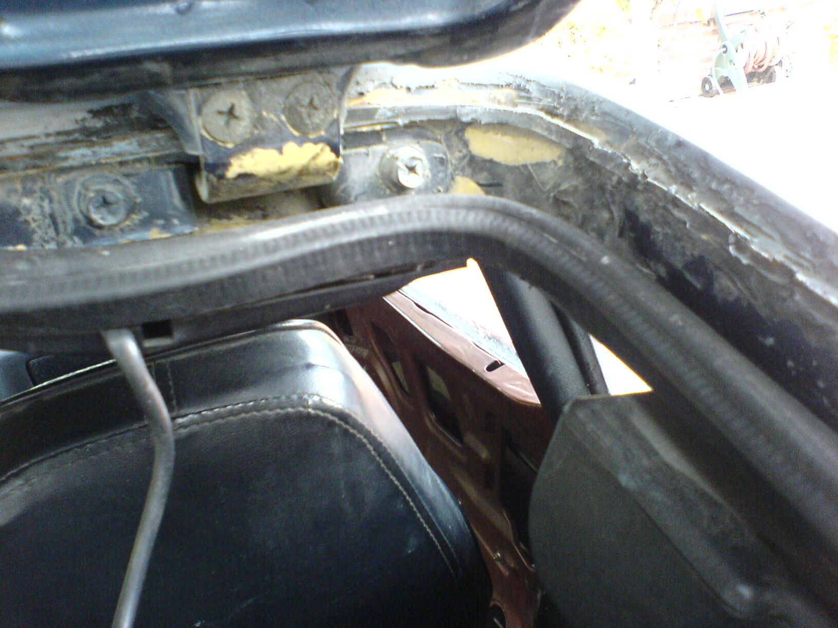 Alternative rear hatch weather stripping Interior HybridZ